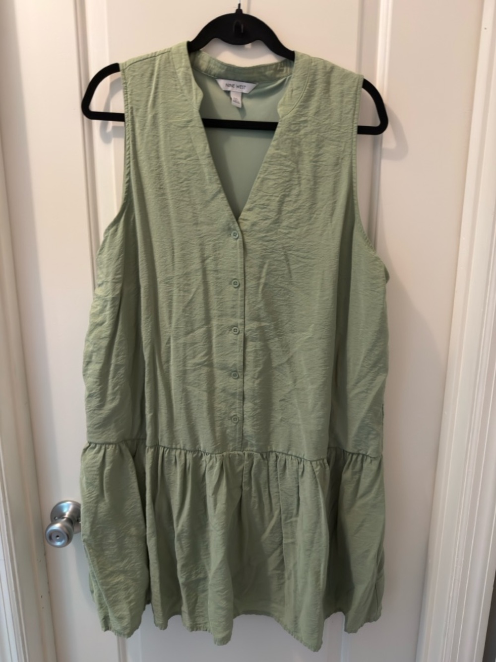 Nine West Light Mint Green V-Neck Sleeveless Dress